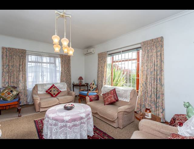 3 BEDROOM FREESTANDING FOR SALE IN BO OAKDALE